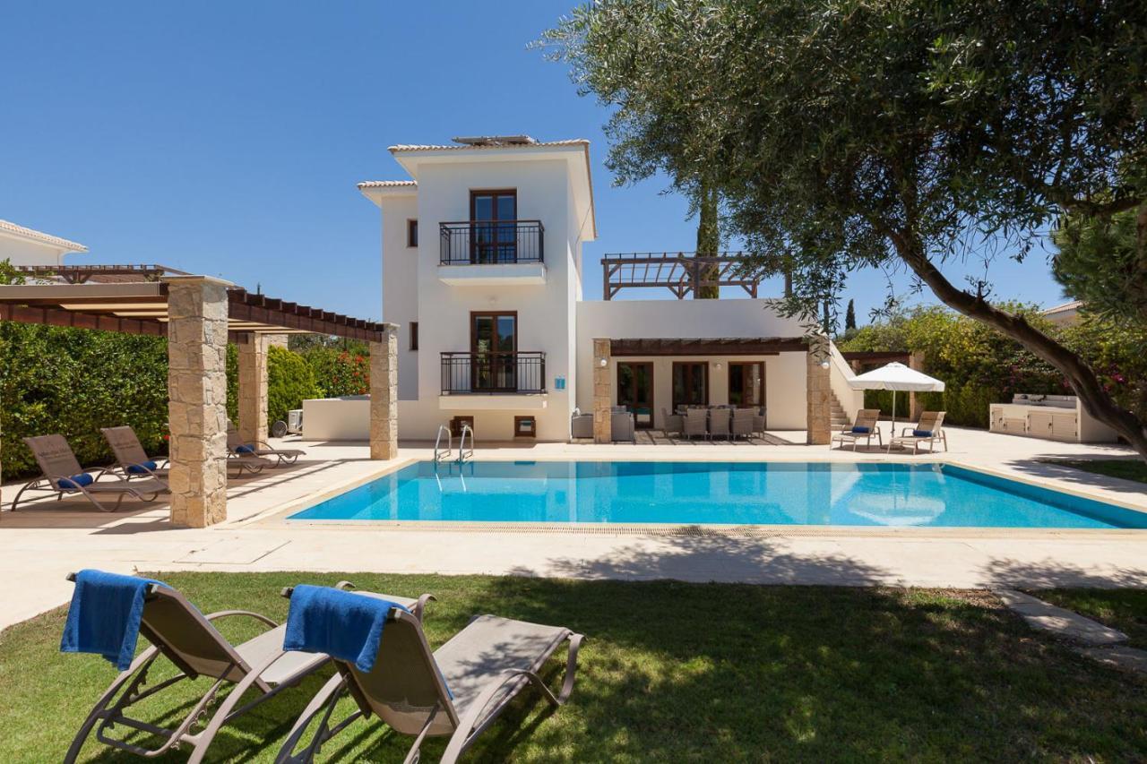 Aphrodite Hills 4*