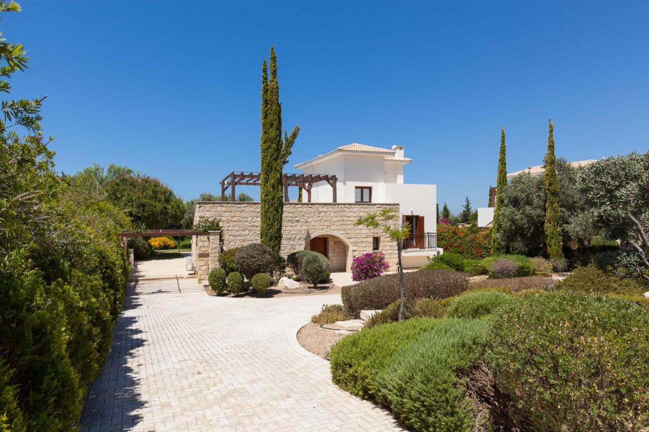Aphrodite Hills 4*
