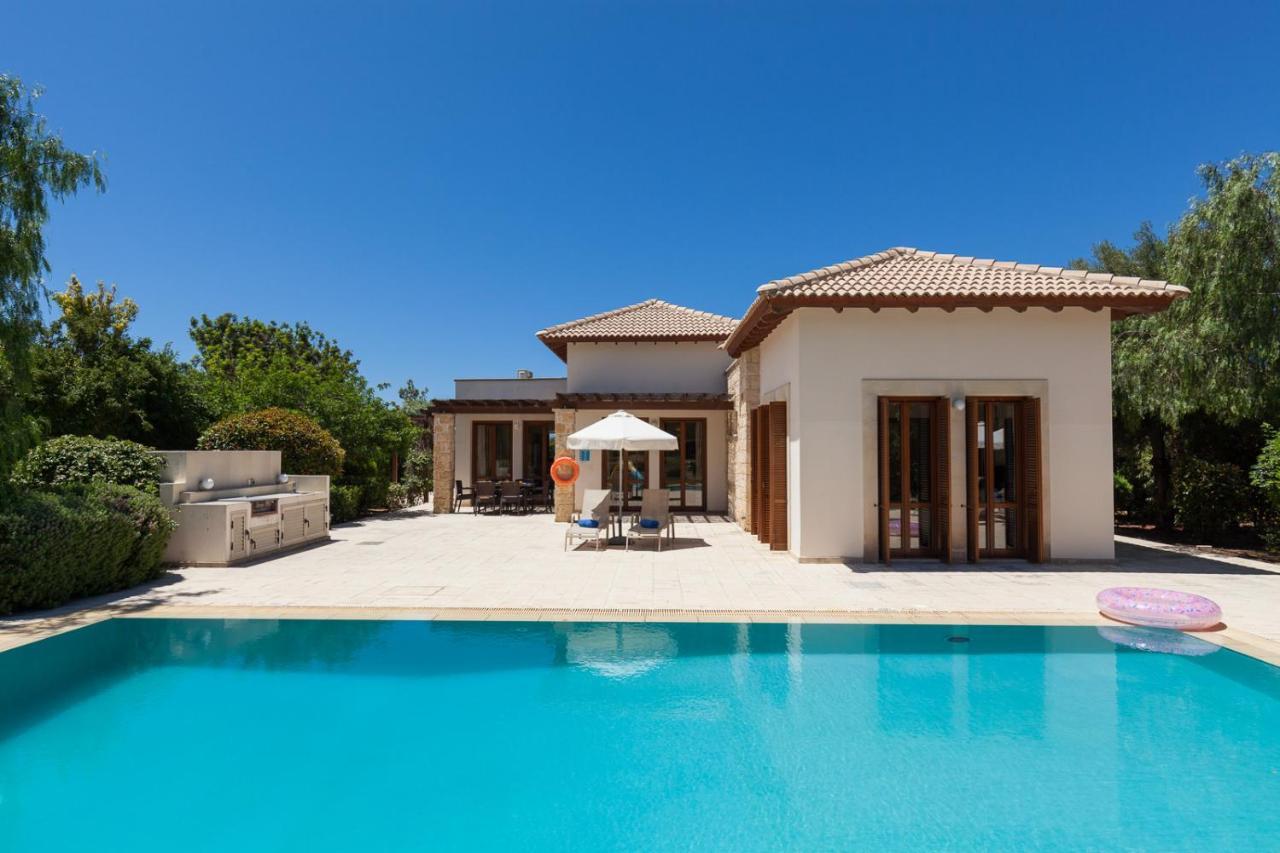 Aphrodite Hills Resort 4*