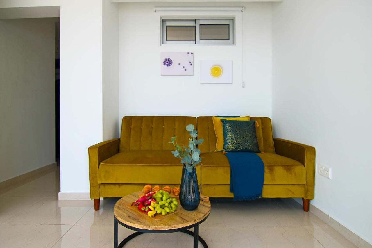 Phaedrus Living: Seaview Gold Flat Lighthouse 48 Paphos