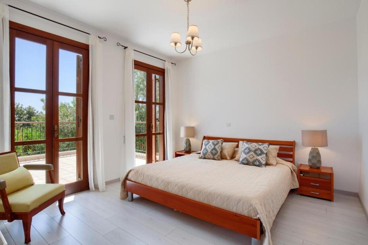 Apartment Residences *