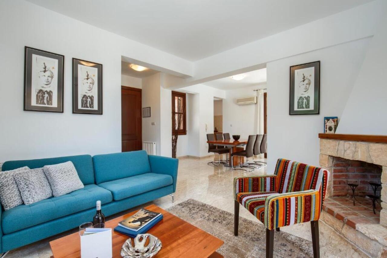 Apartment Residences *