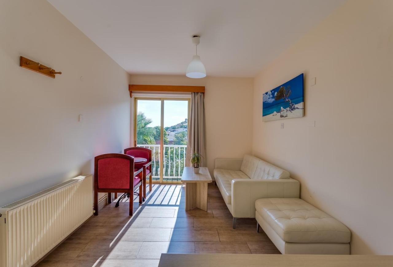 Antonis G. Aparthotel 2*