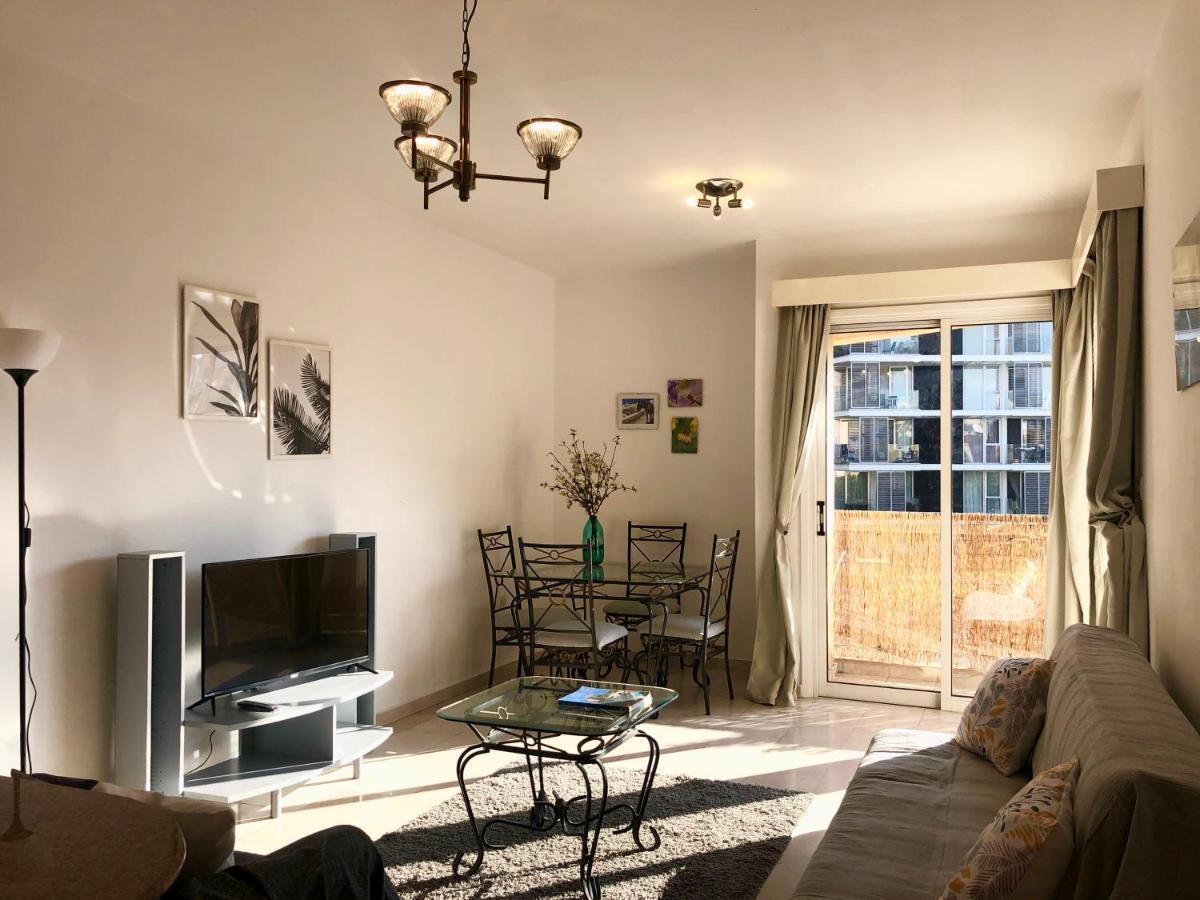 1 Bedroom Flat, Prime Location Near Sea, Sleeps 4