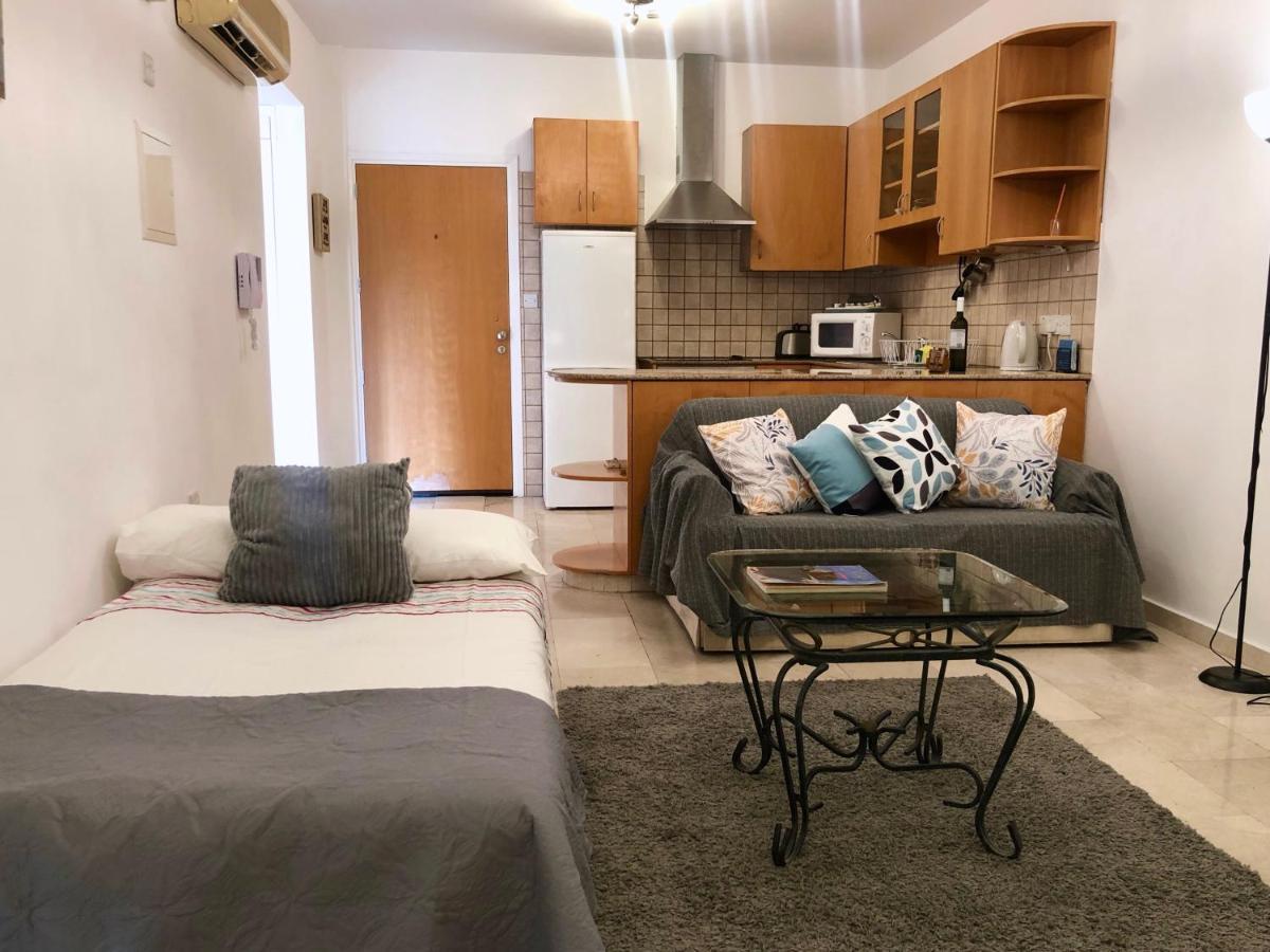 Apartment 1 Bedroom Flat, Prime Location Near Sea, Sleeps 4 Limassol
