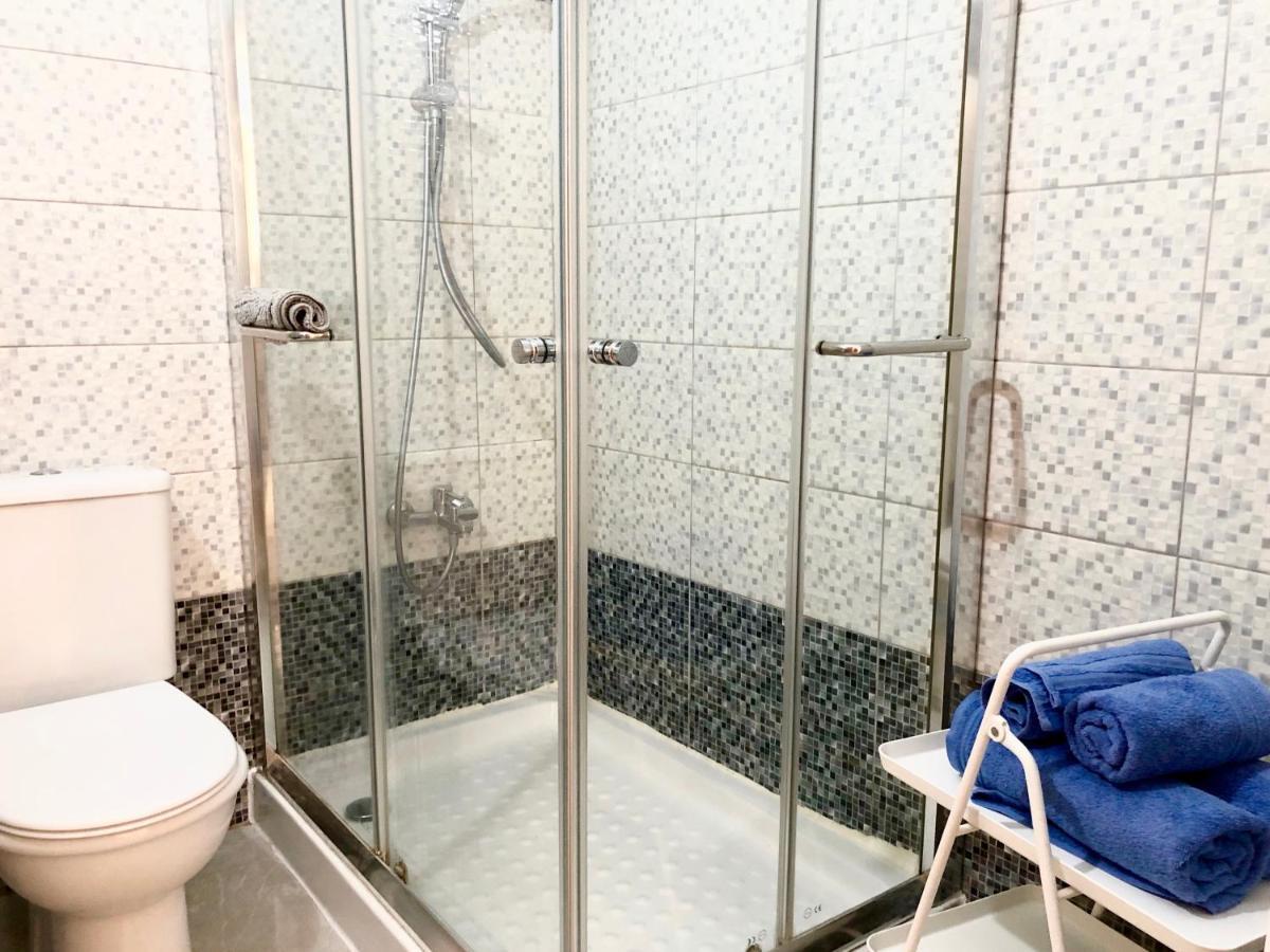 1 Bedroom Flat, Prime Location Near Sea, Sleeps 4