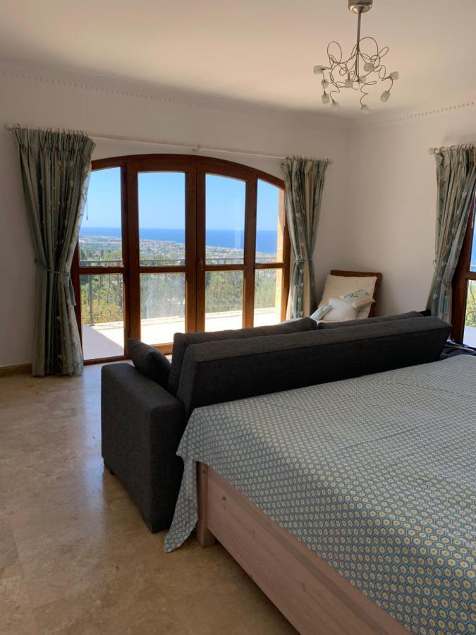 Spectacular Views From In Lapta Villa *