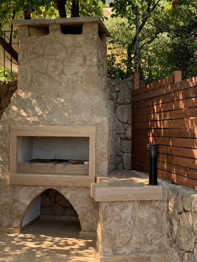 Spectacular Views From In Lapta Villa *