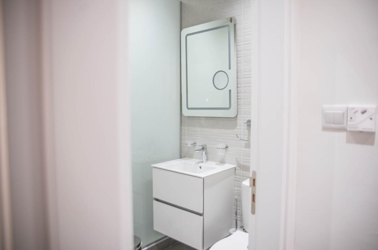 Lovely One Bedroom With View Apartment *