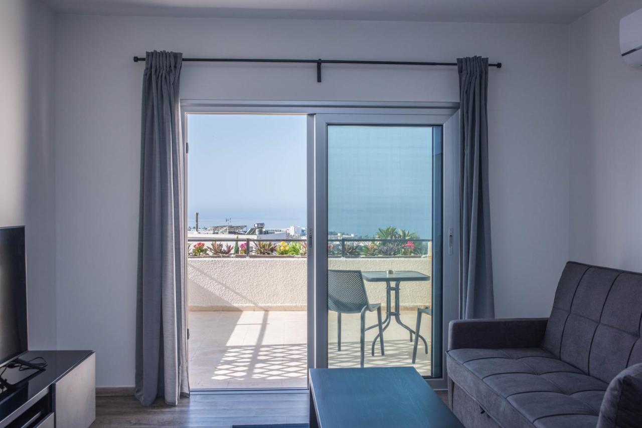 Lovely One Bedroom With View * Kissonerga
