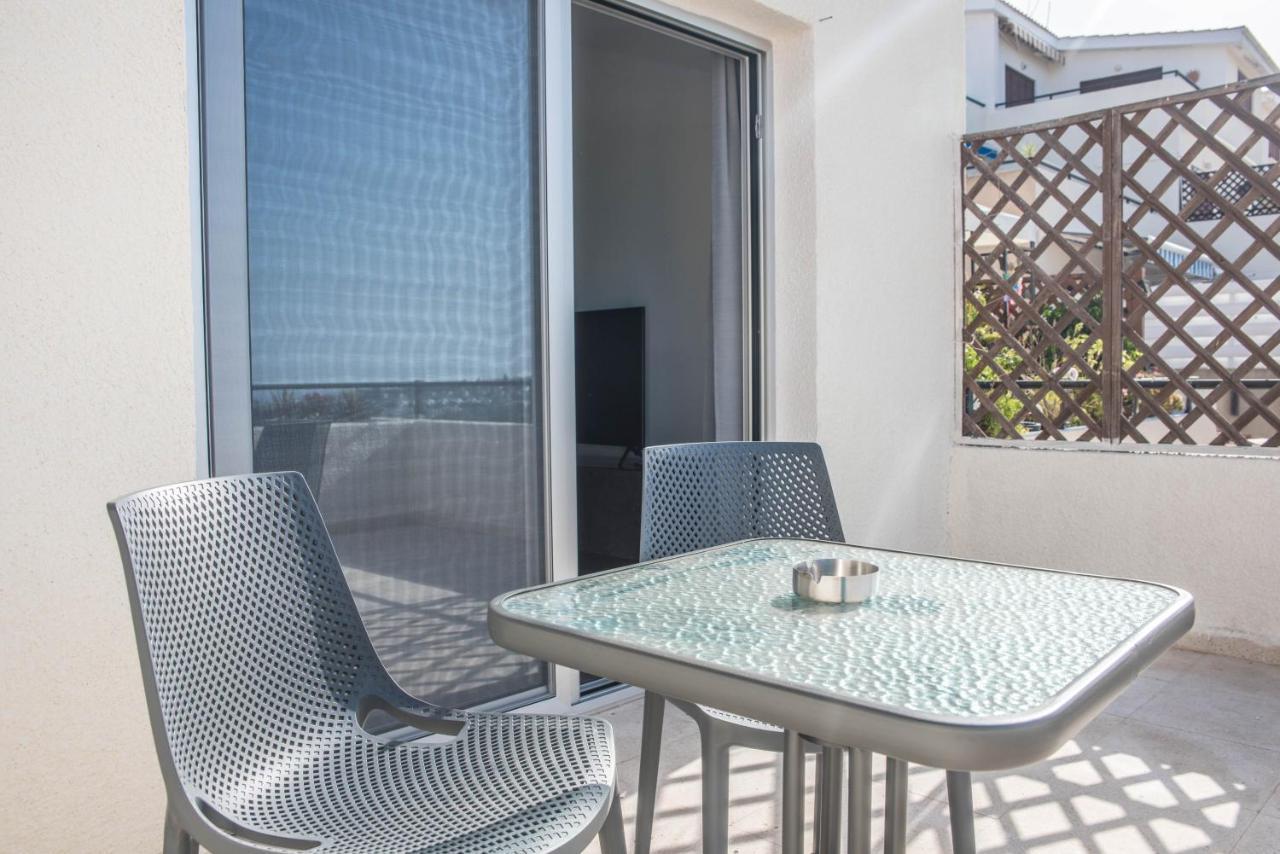 Lovely One Bedroom With View Kissonerga