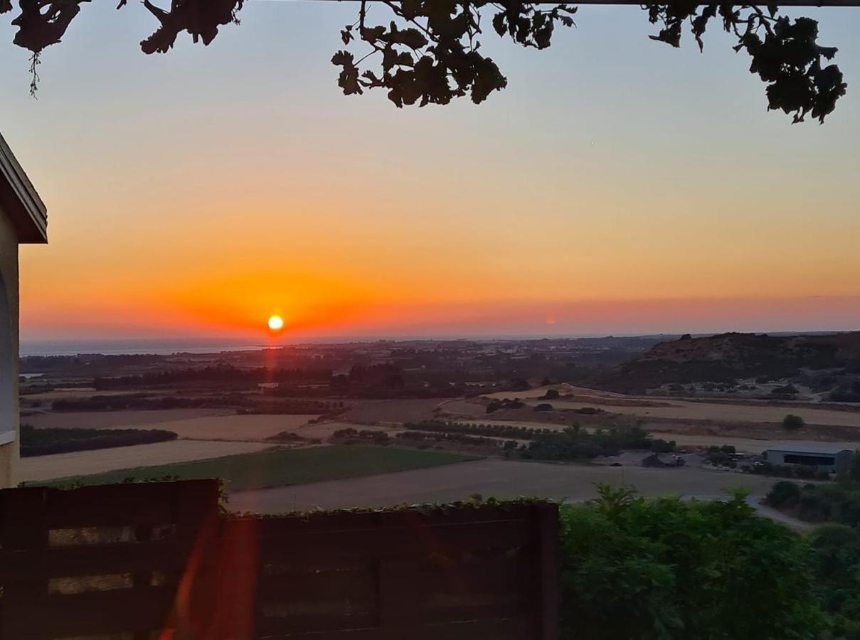 Arodafni House. Unique Views And Amazing Sunsets. * Kouklia