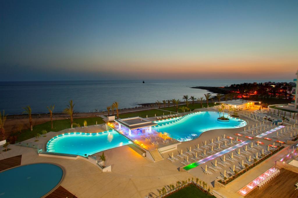 Resort King Evelthon &