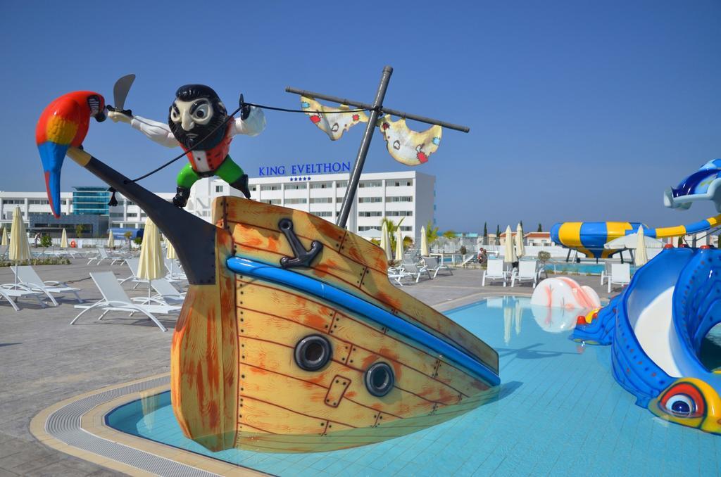 Resort King Evelthon &