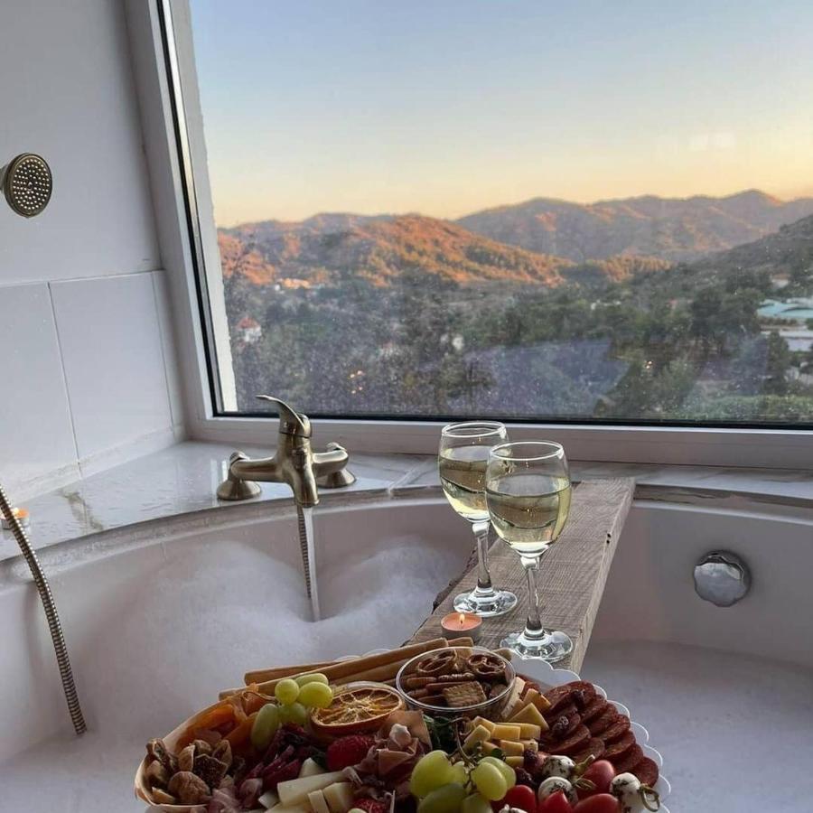 Aprosmeno Jacuzzi House 1 Pousada *