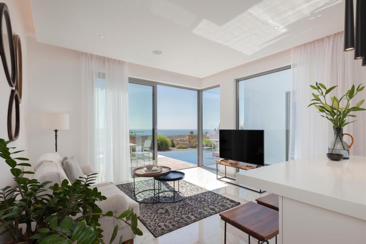 White Pearl Villa *