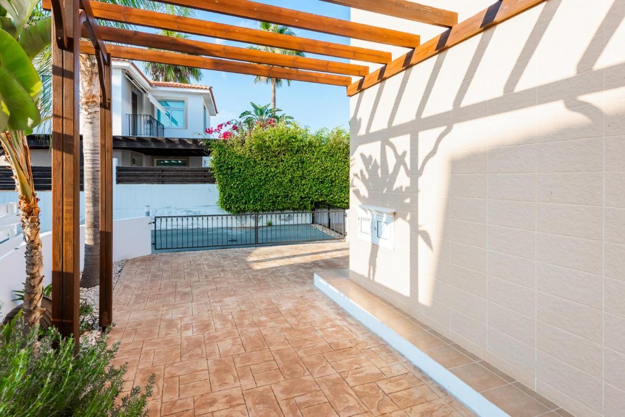 Villa Palm Breeze By Ezoria *