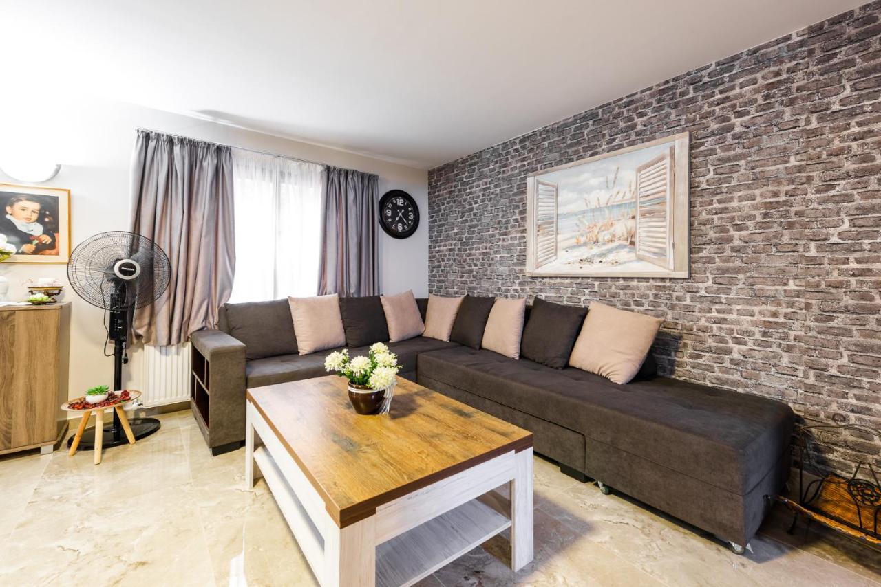 Apartment Pinecone - 3 Units *