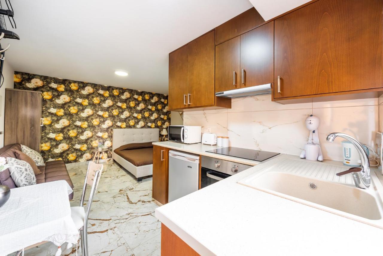 Apartment Pinecone - 3 Units Platres