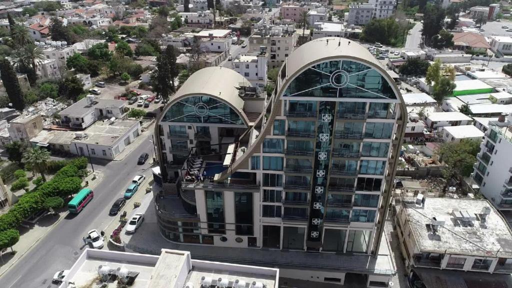 Elegant 2+1 Flat In The Heart Of Kyrenia + Wifi *