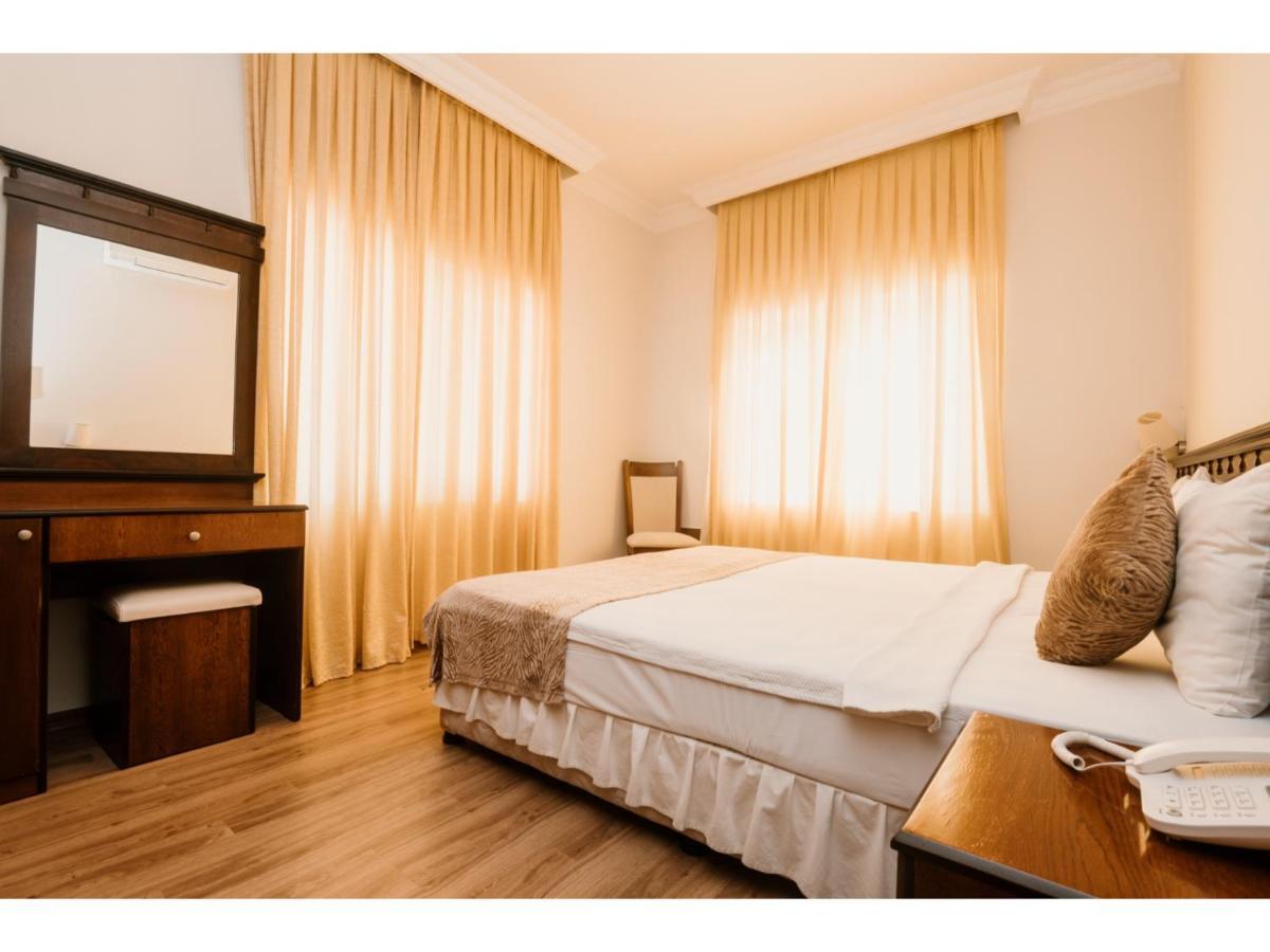 Sammy's Hotel 3*
