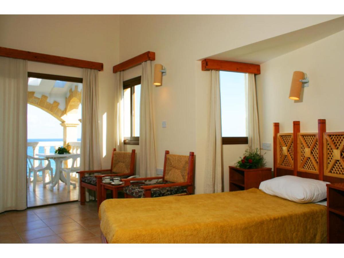 Topset 3* Agios Georgios (Kyrenia)