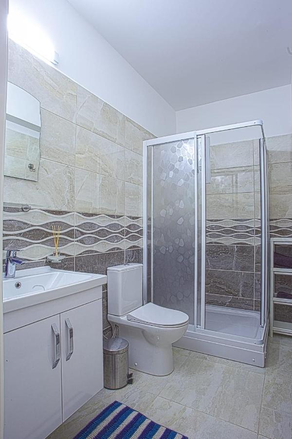 Apartment Royal Life Poseidon Trikomo