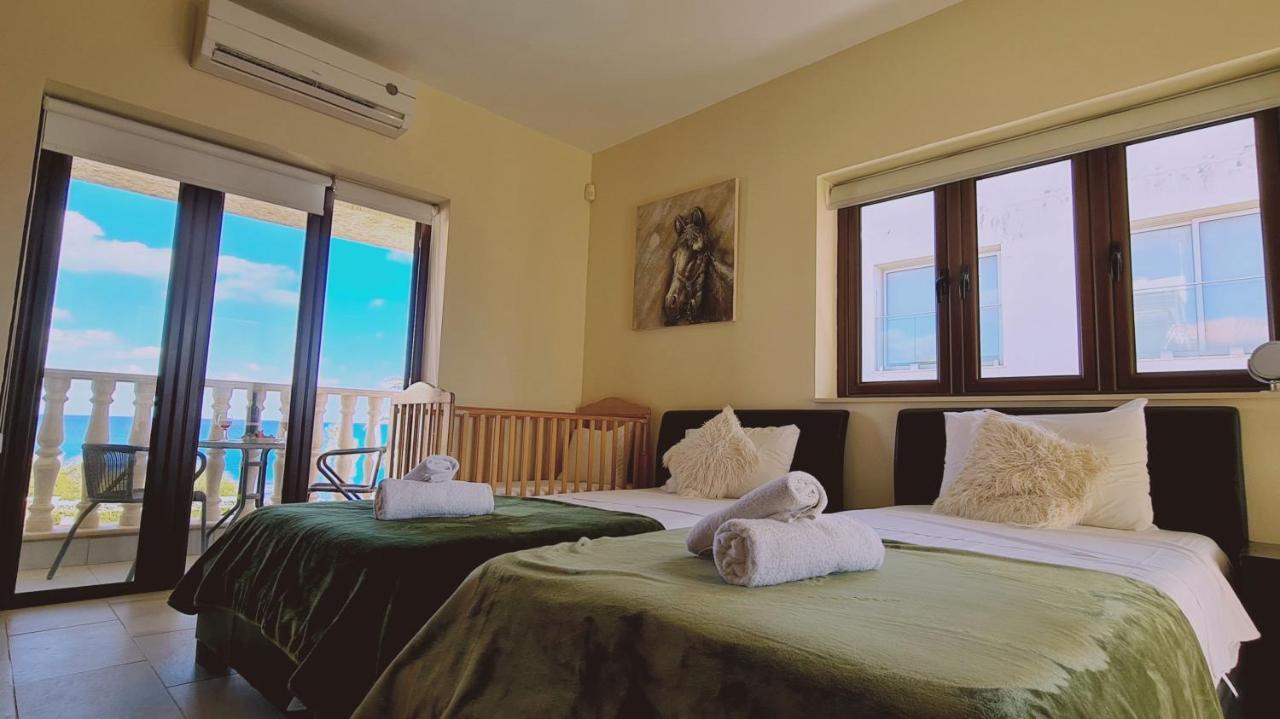 Ocean View Villa *