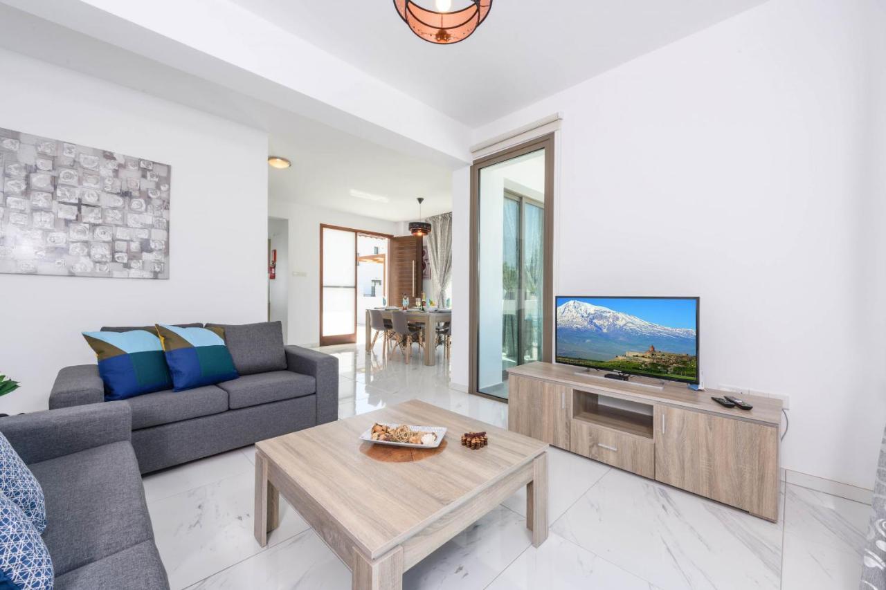 Villa Levanda #40 *