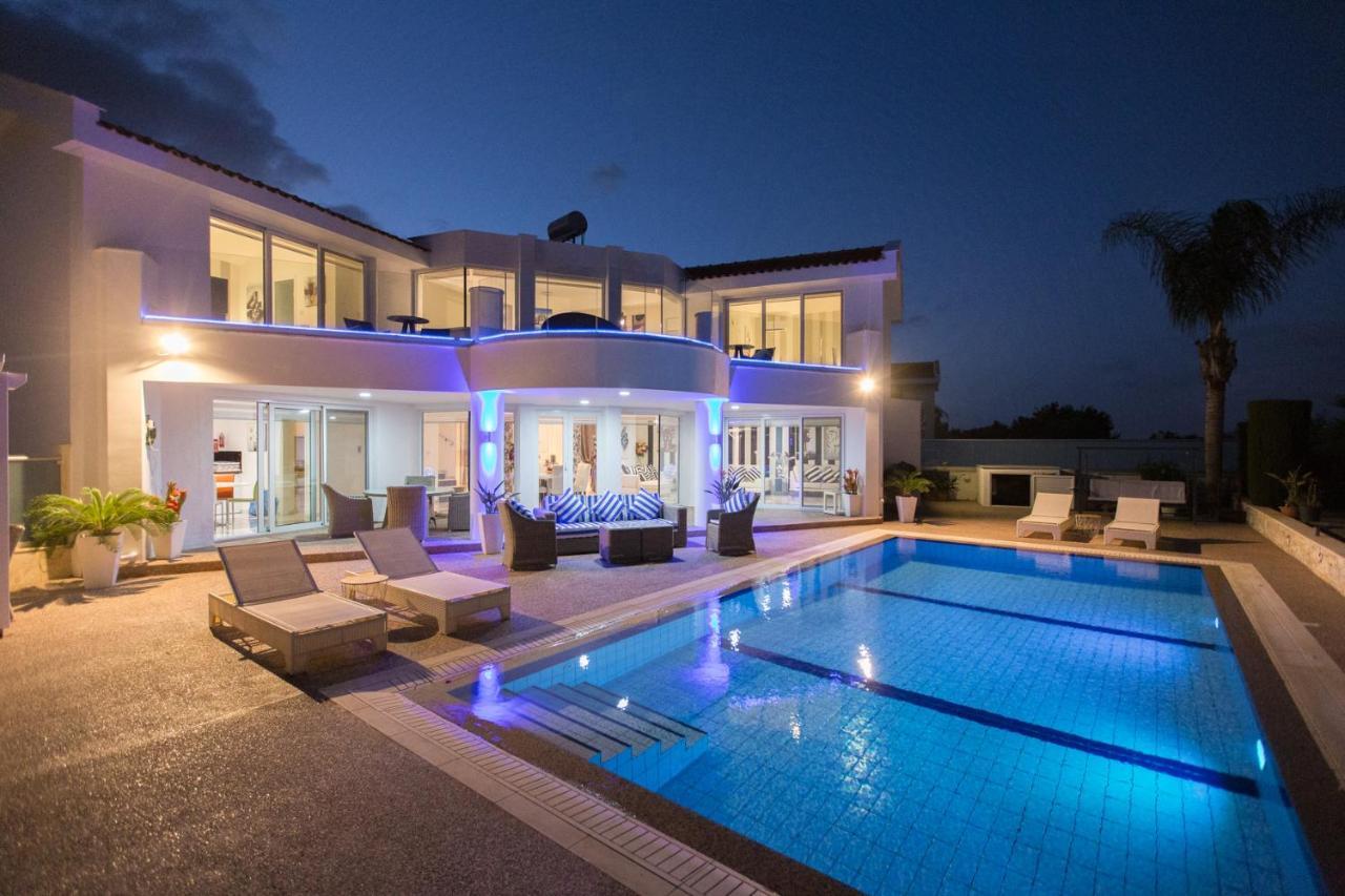 113 Villa Protaras