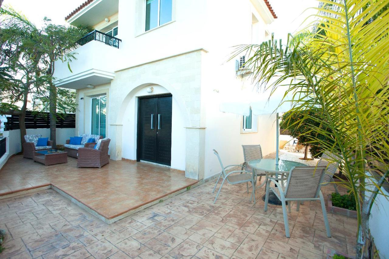 Villa Sirena, Pernera, Valentino Paralimni