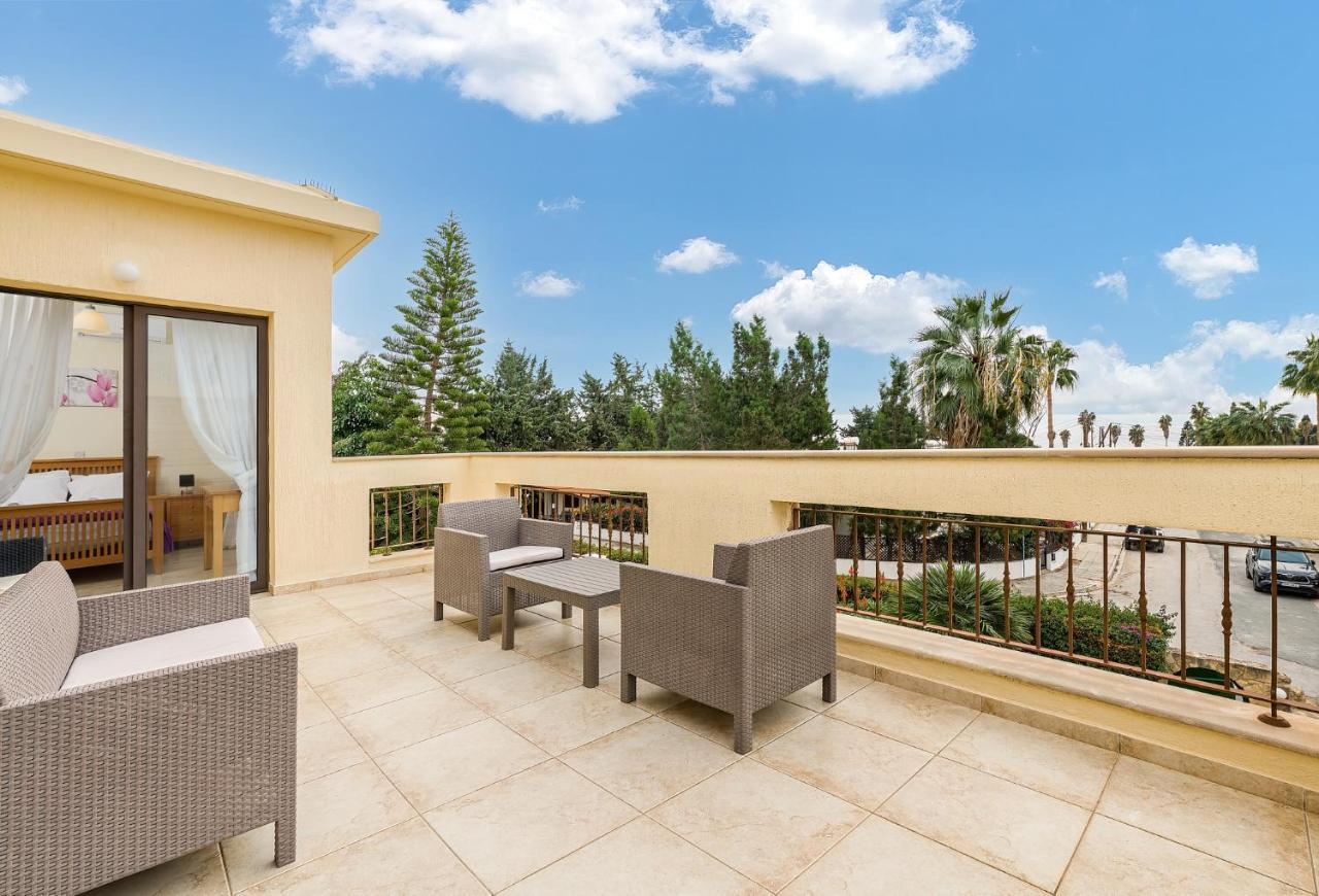 Camelot By Ezoria Villa Coral Bay
