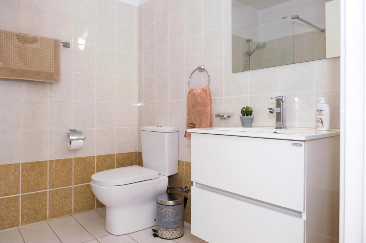 Sofia 700m Away From The Apartment Paralimni