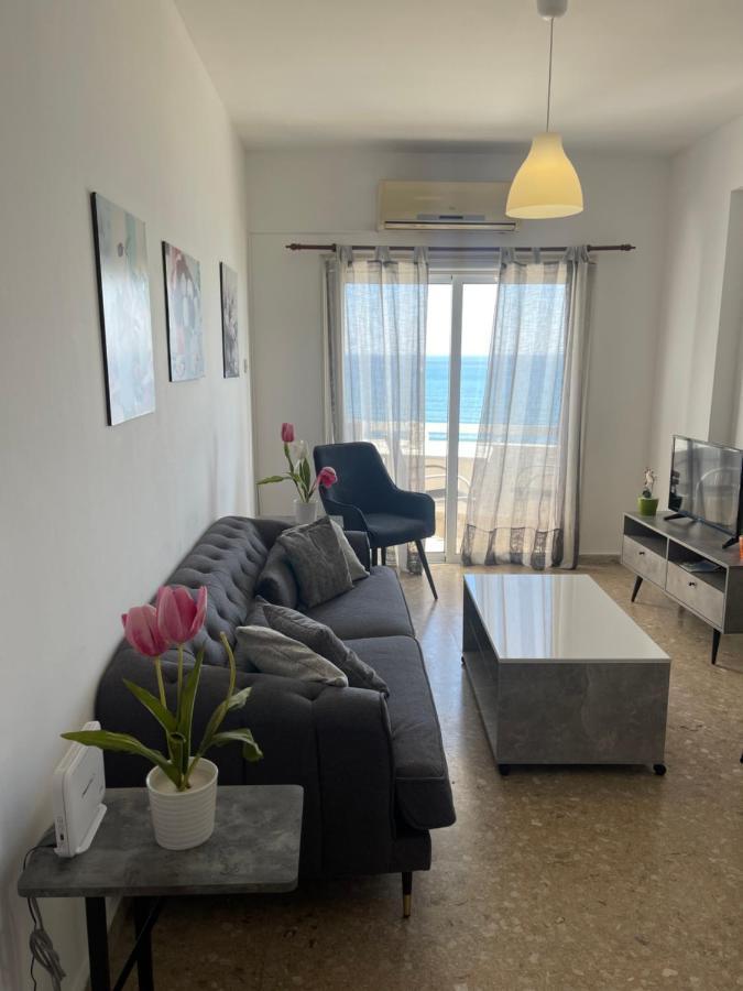 Alex 51 * Larnaca