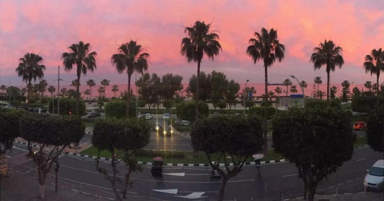 Sea Front & City Center, Amazing Sea View * Limassol