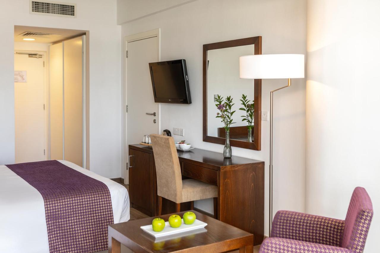 Crystal Springs 4*
