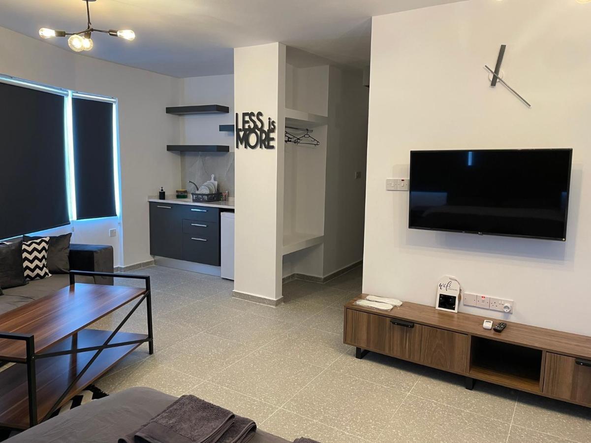 Mr. In Ortakoy , North + Wifi + Netflix Apartment *