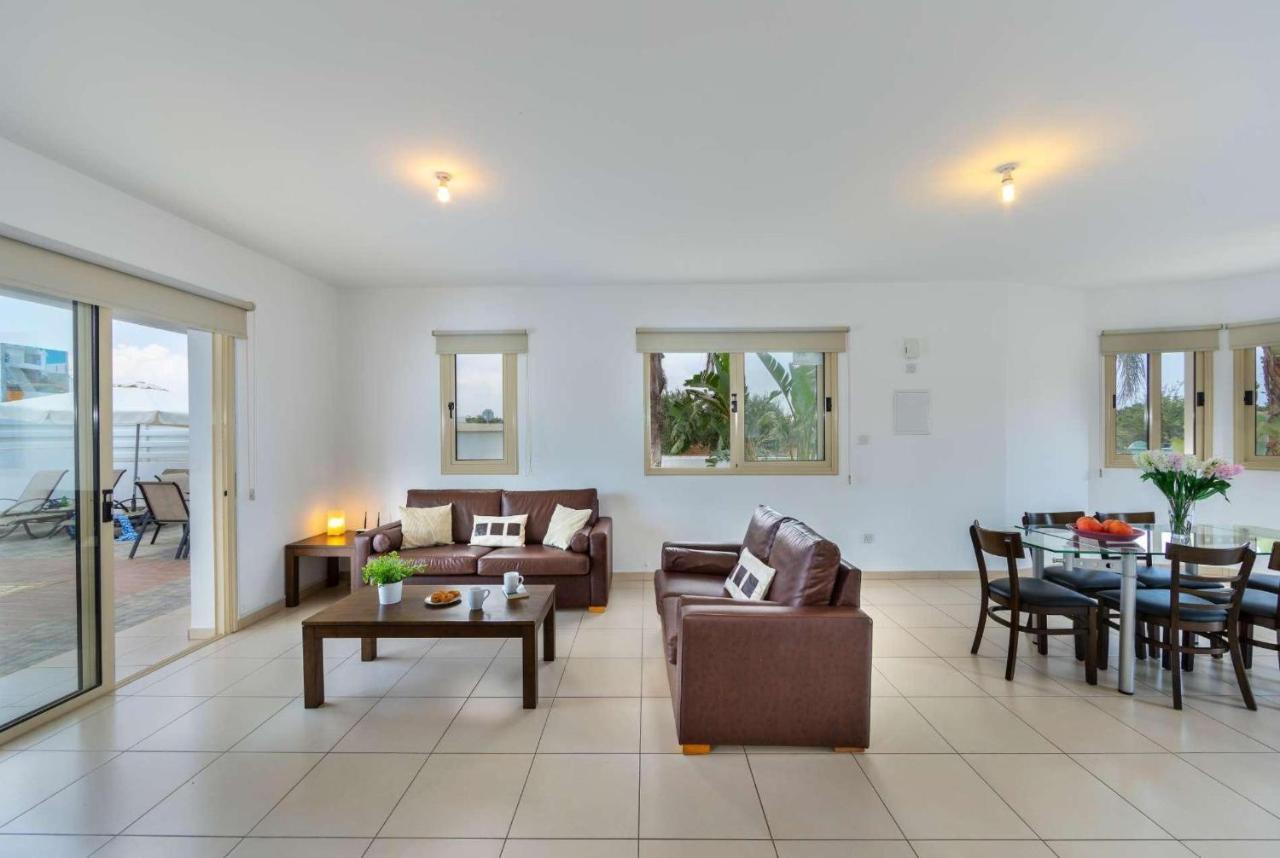 Villa Cherry Palm *