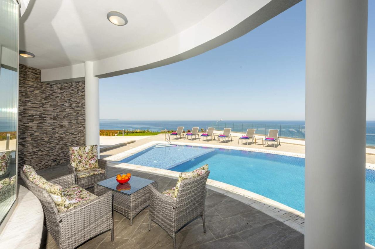 Elite Sea View Villa *