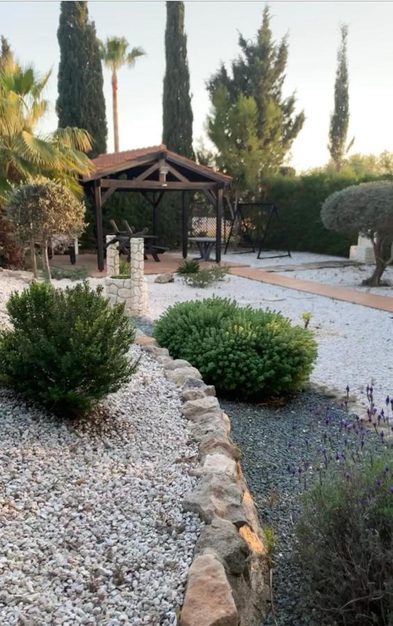 Anna Maria Villa *
