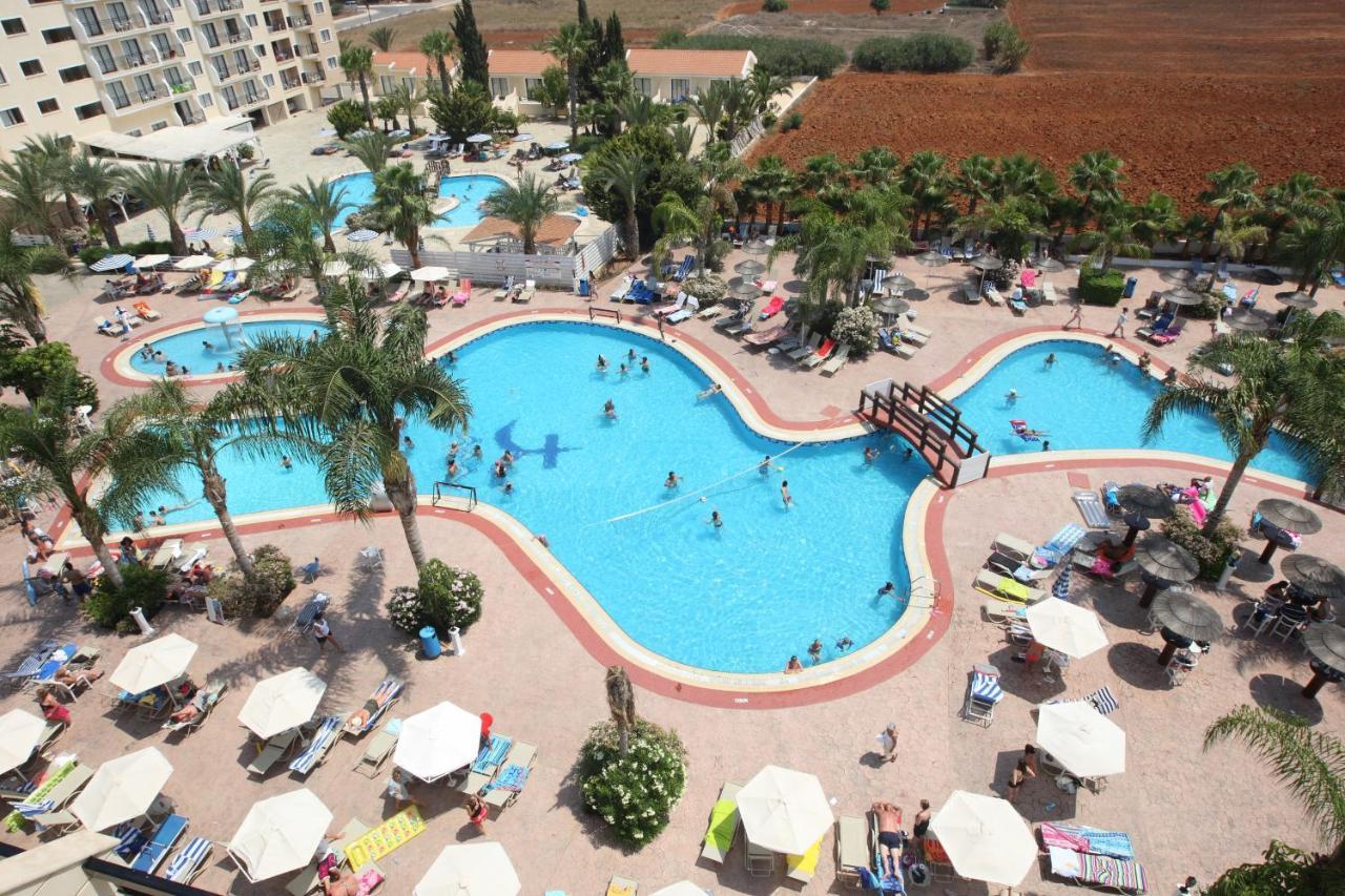 Tsokkos Gardens