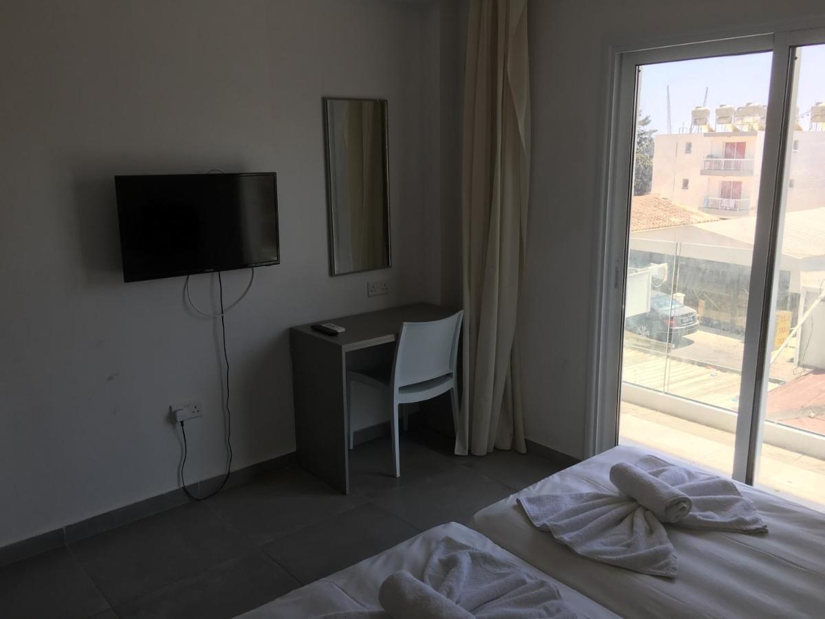 Flora Maria Hotel Aparthotel 3*
