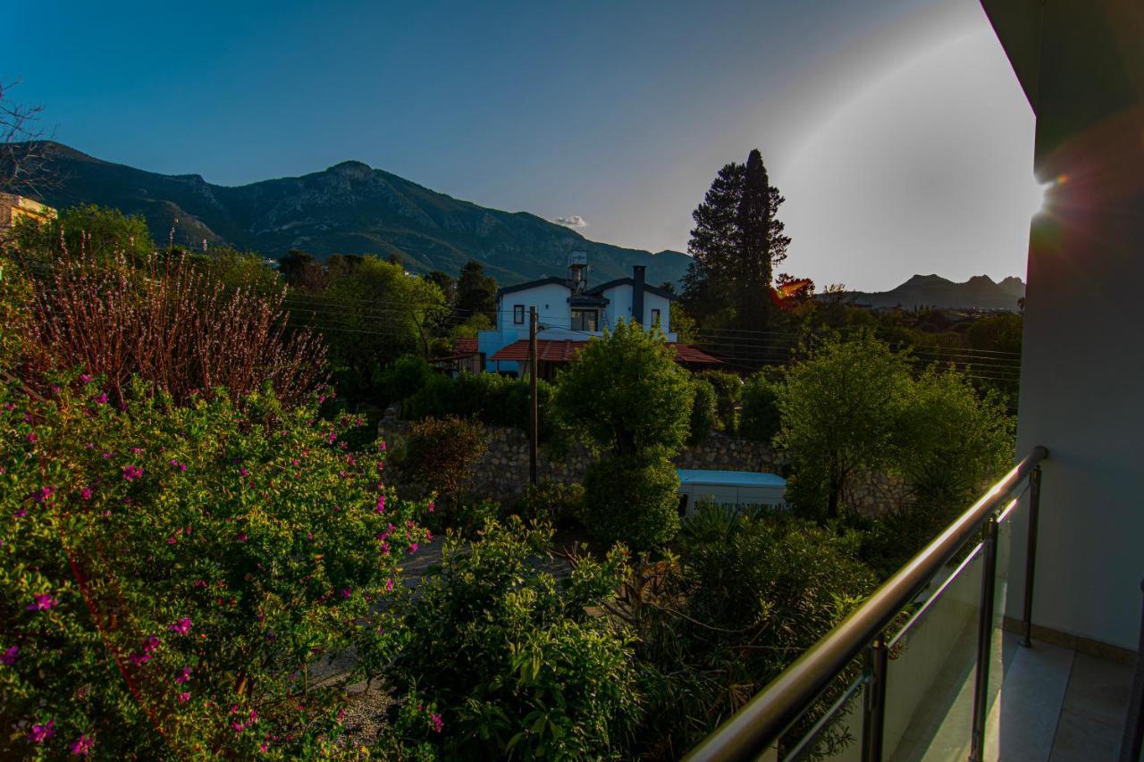 Metin * Kyrenia (Northern Cyprus)
