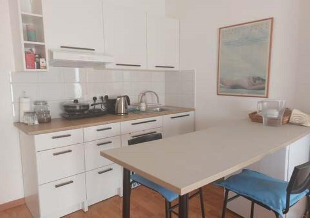 Ensuite By The Beach, Entire Independent Unit *