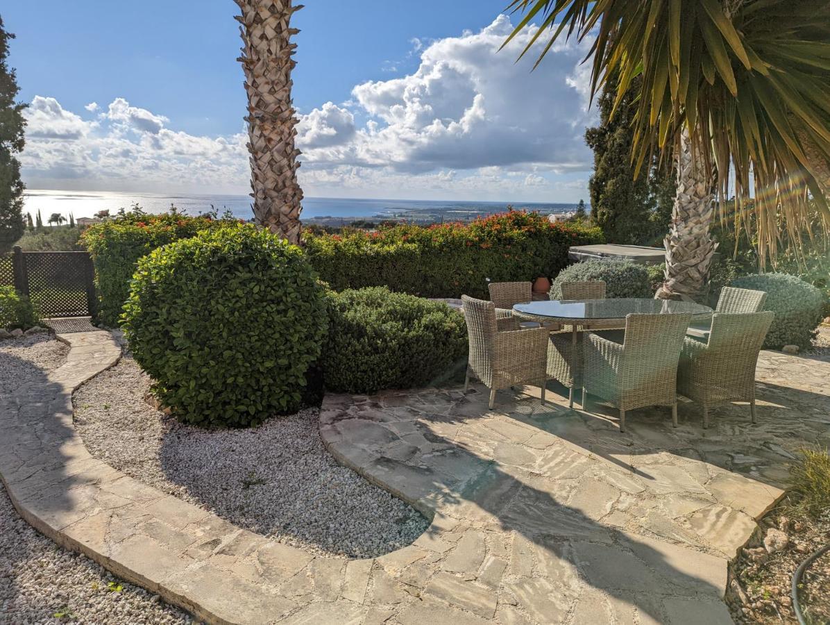 Villa Pontus - Stunning Views & Privacy In Beautiful Garden With Pool & Hot Tub *
