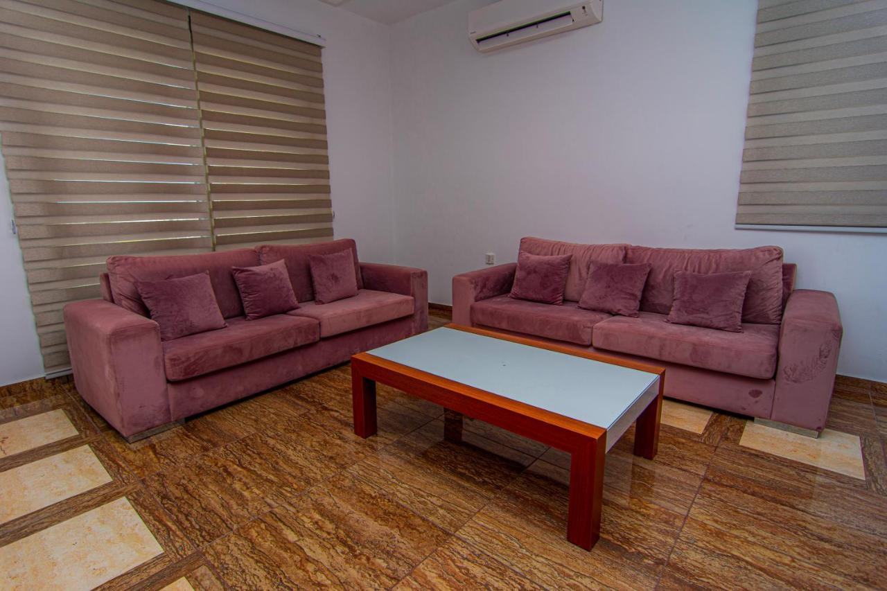 Metin Apartment *