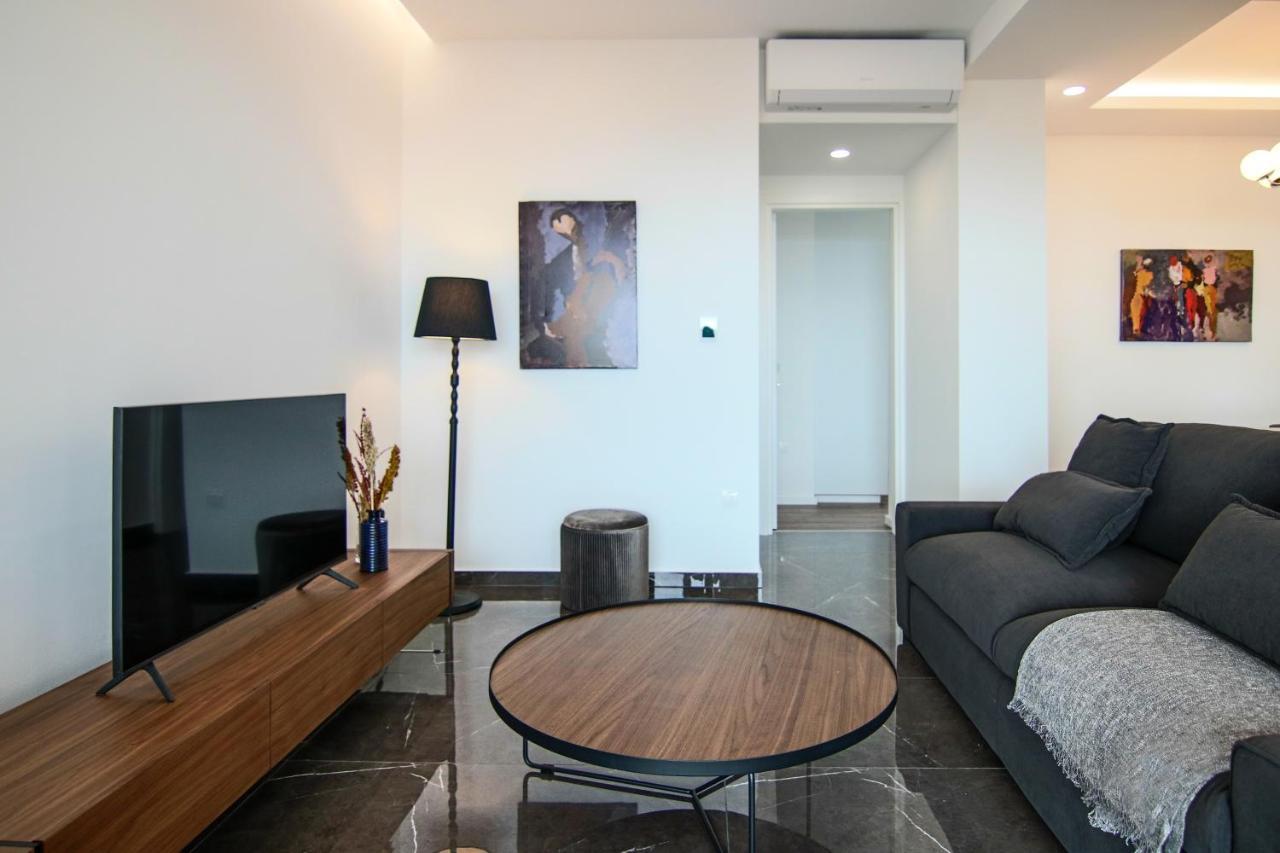 Phaedrus Living: Sea View Anna 301 Apartment *
