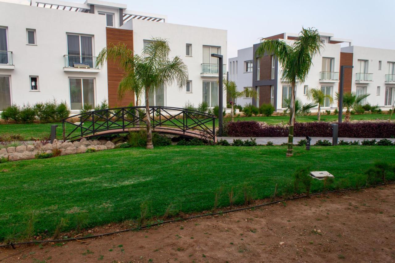 Four Seasons Life Trikomo