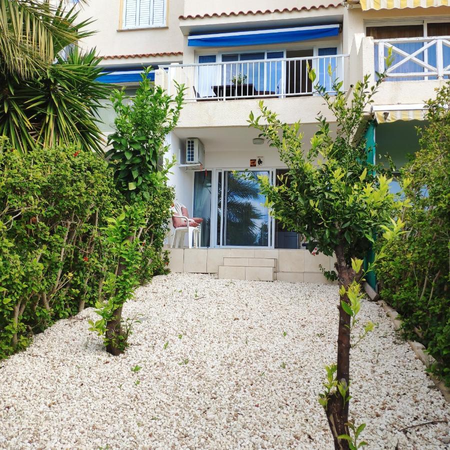 Sweet Coral Bay Sea View 3 Stocks Paphos Apartment *