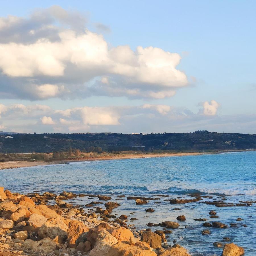 Sweet Coral Bay Sea View 3 Stocks Paphos Apartment *